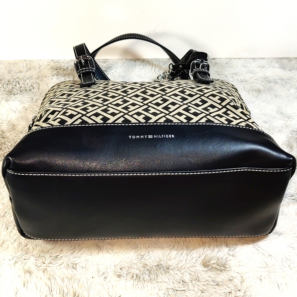 NWT Tommy Hilfiger Black and Tan In Signature Canvas Print Satchel - Picture 6 of 12